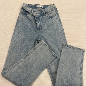 Abercombie & Fitch 90s straight Ultra high rise jeans
